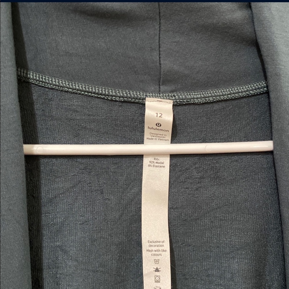 Lululemon wrap - Picture 2 of 4
